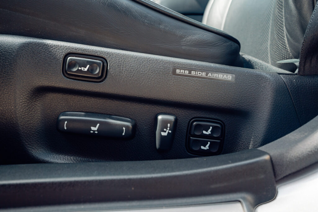 2004 Lexus LS430 CL Silver on Black driver seat switches