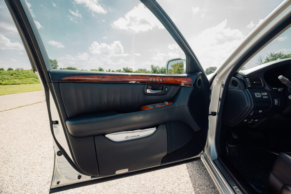 2004 Lexus LS430 CL Silver on Black driver door card