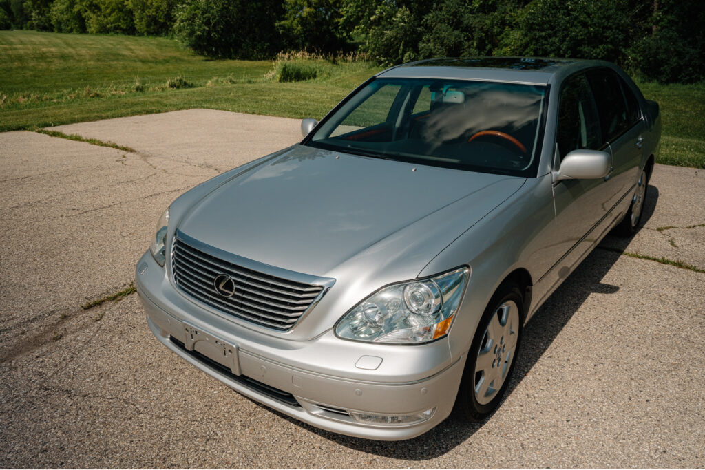 2004 Lexus LS430 CL Silver on Black driver front corner view close overhead