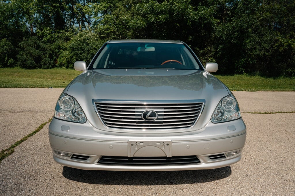 2004 Lexus LS430 CL Silver on Black front view mid