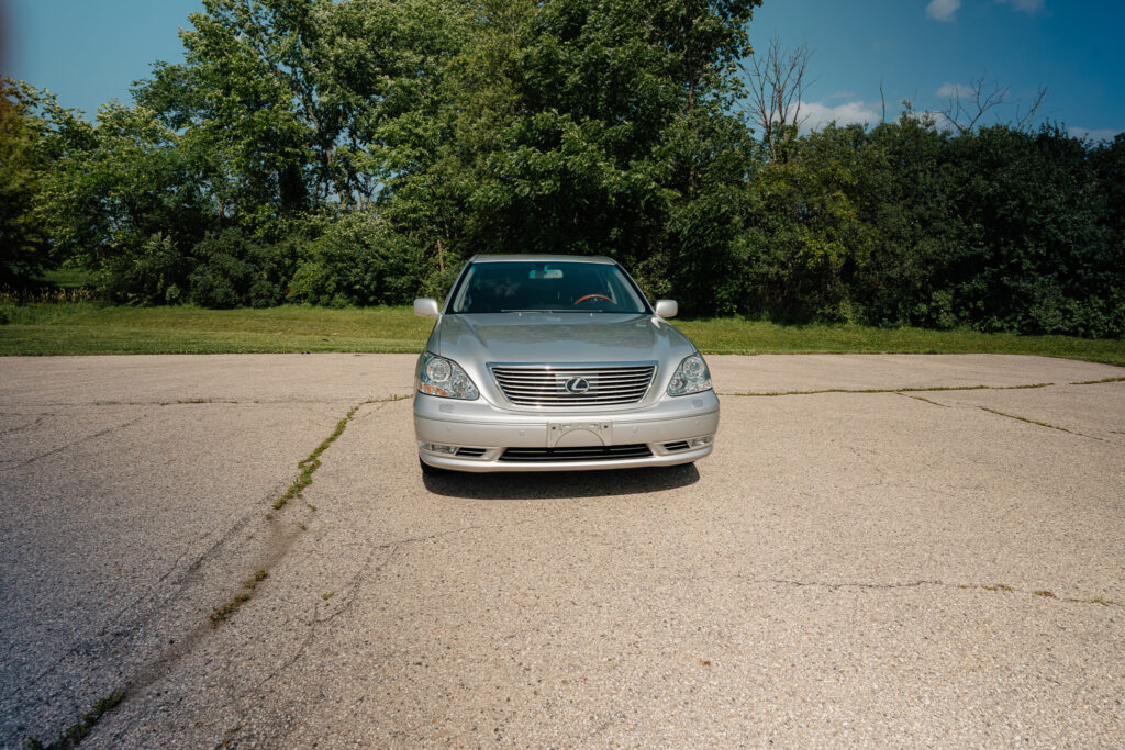 2004 Lexus LS430 CL Silver on Black front view