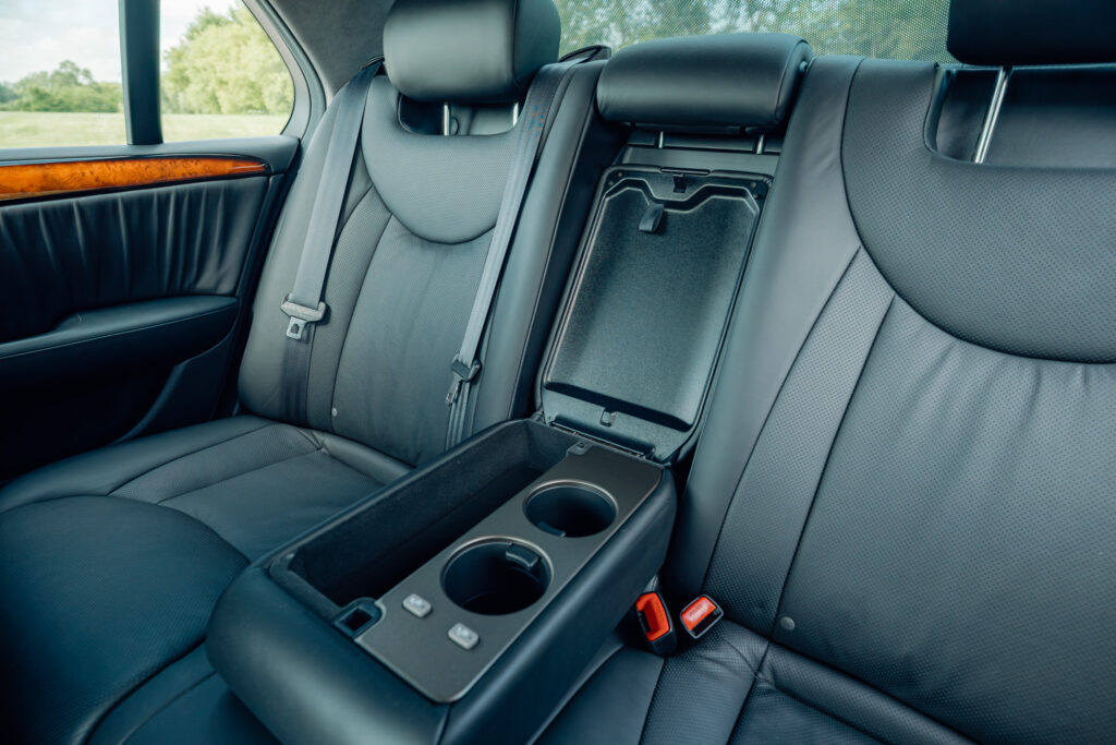 2004 Lexus LS430 CL Silver on Black rear seat and console view