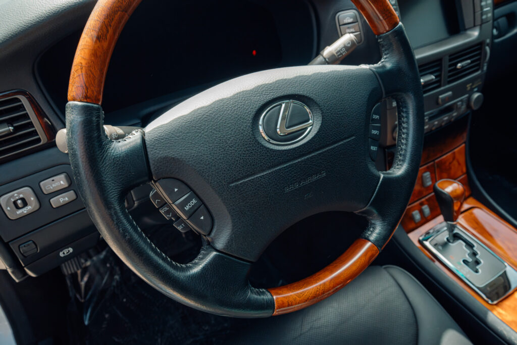 2004 Lexus LS430 CL Silver on Black Steering Wheel