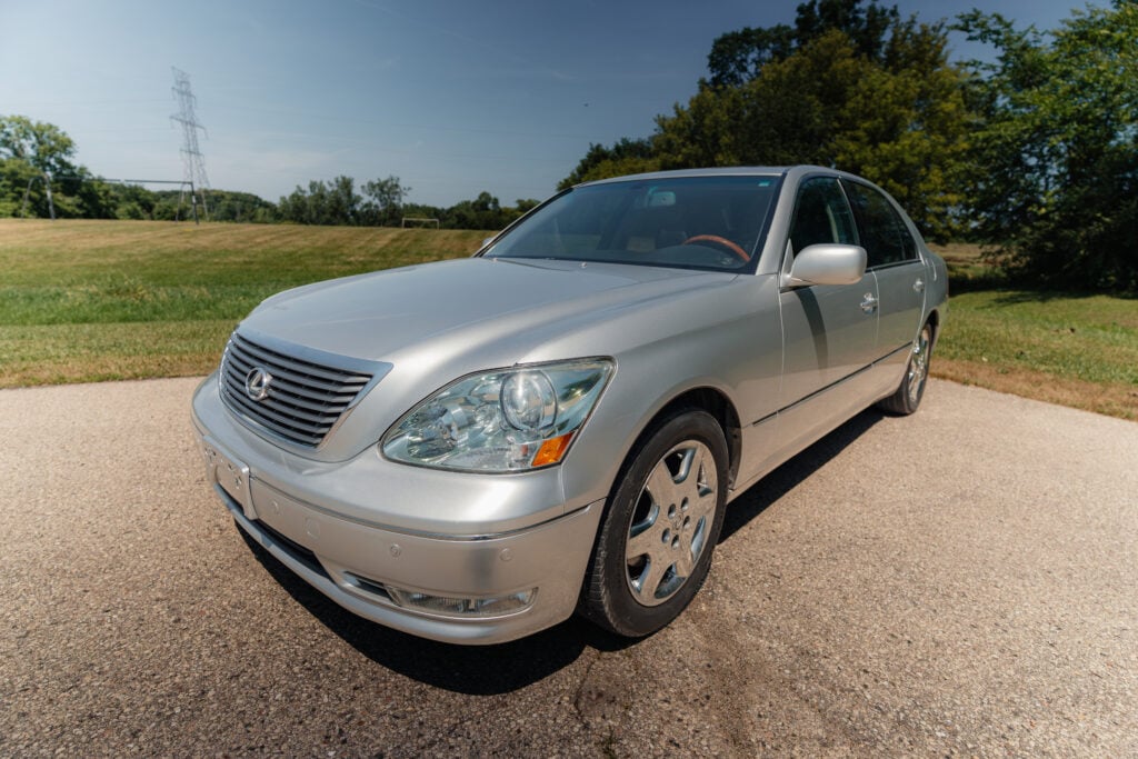 2004 Lexus LS430 Base Model Driver front angle