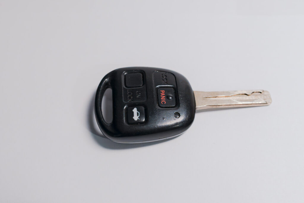 2004 Lexus LS430 Base Model Bladed Key Standard Ignition
