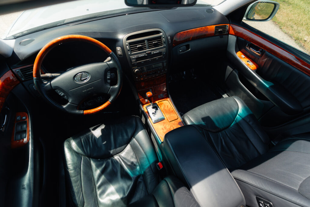 2004 Lexus LS430 Base Model Overhead view front seating