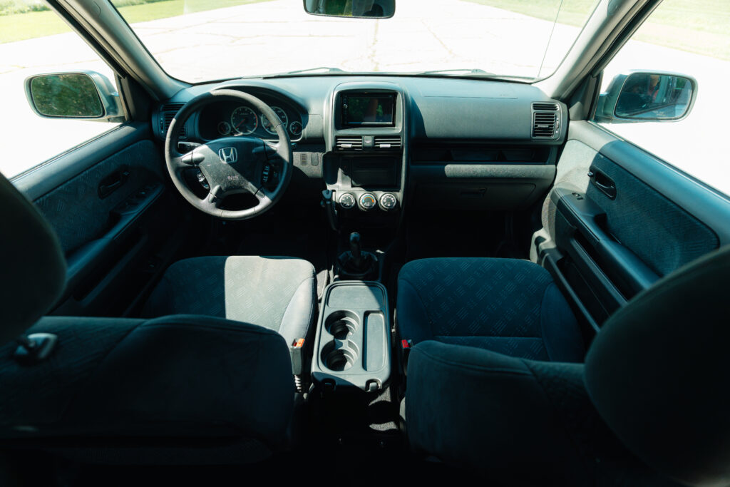 2006 Honda CR-V Manual Transmission Front seating view