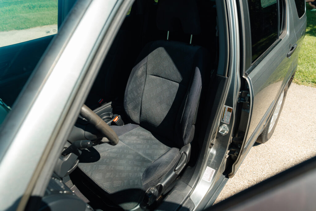 2006 Honda CR-V Manual Transmission Driver Front Seat View