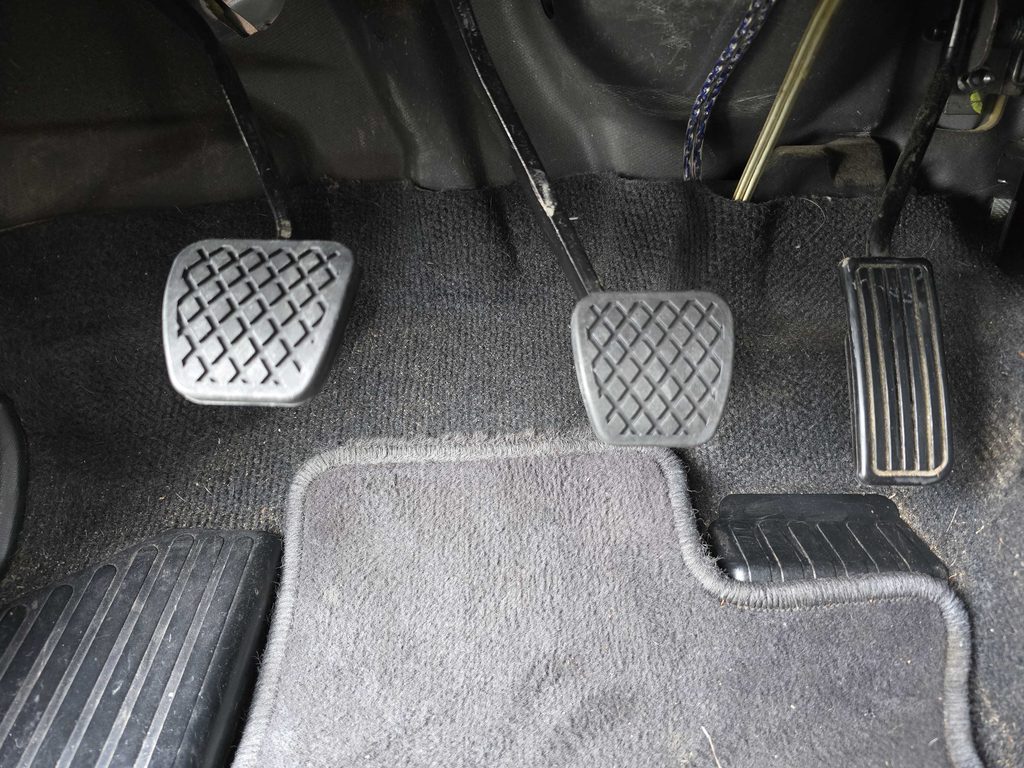 2006 Honda CRV Manual Transmission Clutch pedal