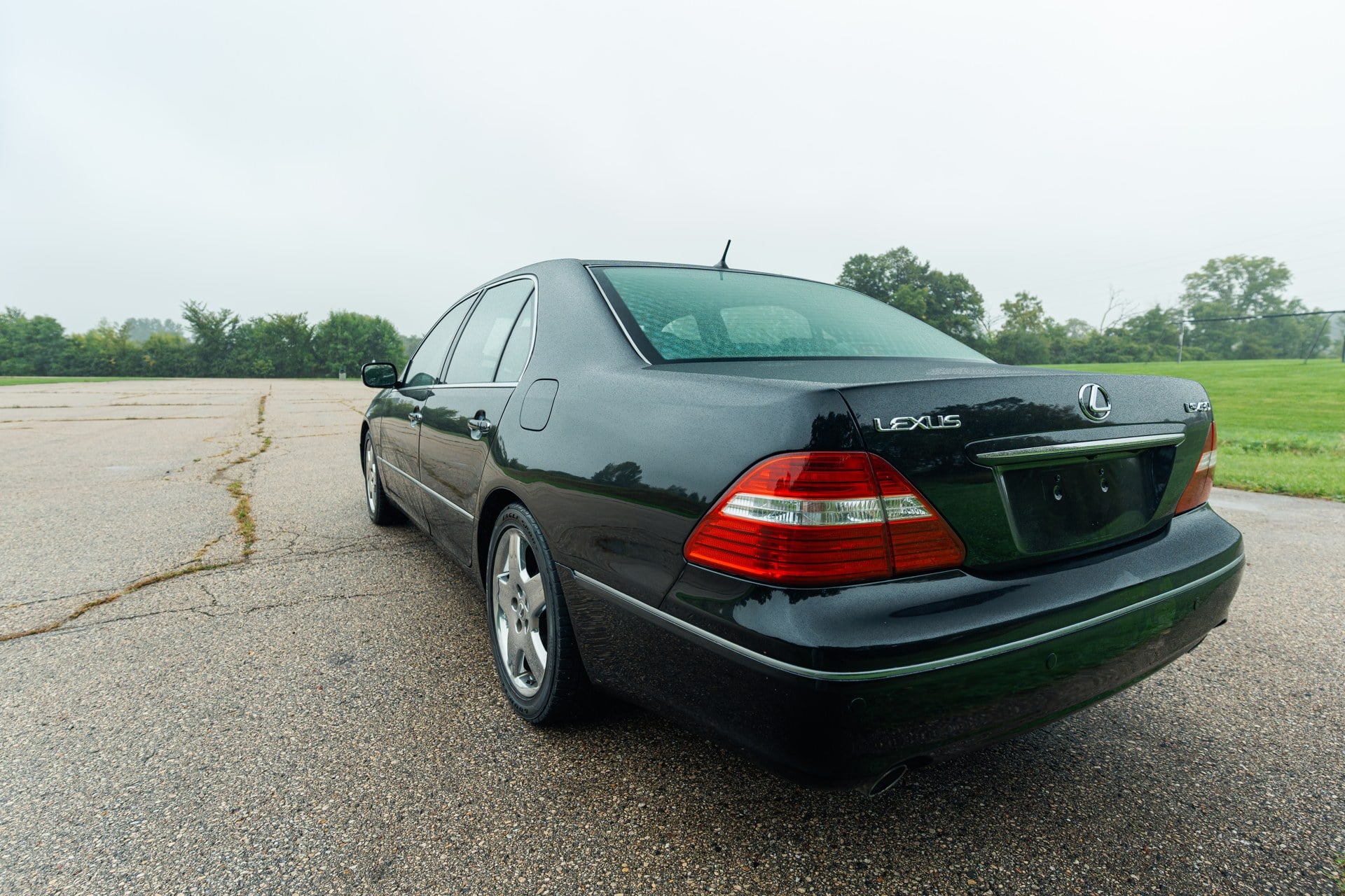 2005 Lexus LS430 CL stock 3704: rear driver-side three-quarter view